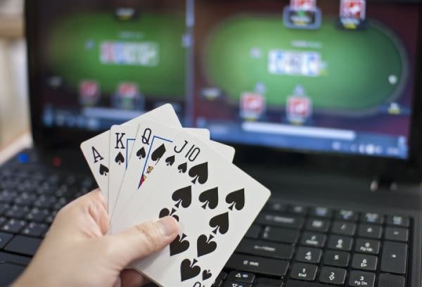 Philippine player making a deposit on jilimac using a mobile phone